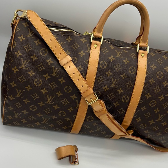 ❌SOLD❌Authentic Louis Vuitton monogram Keepall Bandoliere 55 - Picture 3 of 17